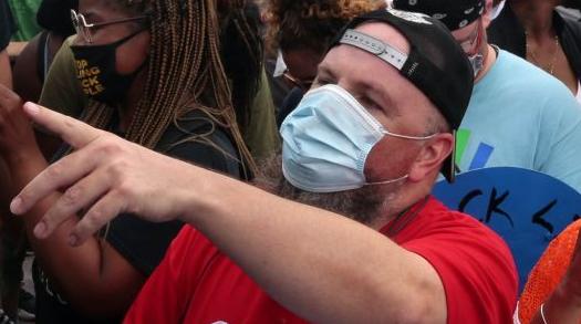 Protest over statue of St. Louis' namesake